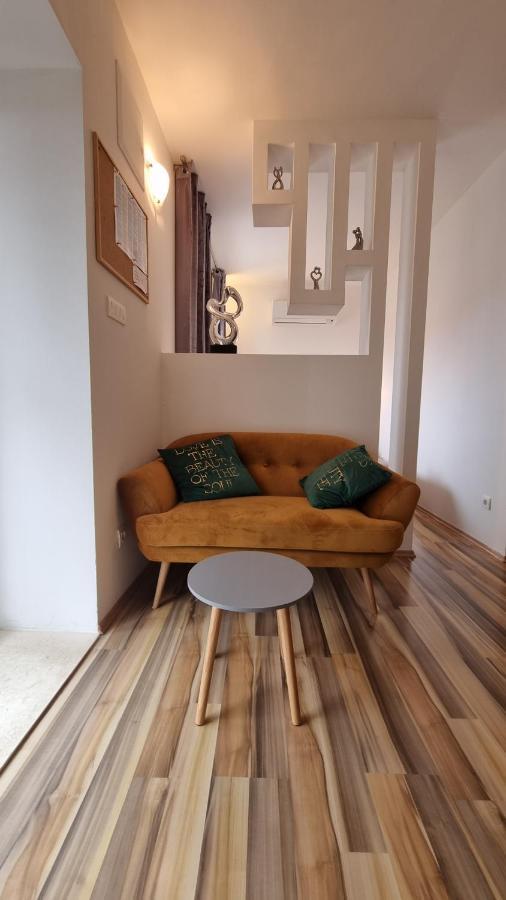 Holiday Home Gabi โรกอซนิซา ภายนอก รูปภาพ