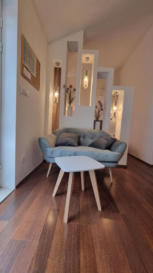 Holiday Home Gabi โรกอซนิซา ภายนอก รูปภาพ