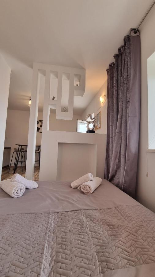 Holiday Home Gabi โรกอซนิซา ภายนอก รูปภาพ