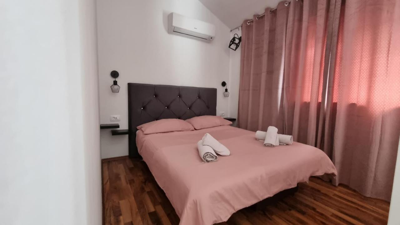 Holiday Home Gabi โรกอซนิซา ภายนอก รูปภาพ