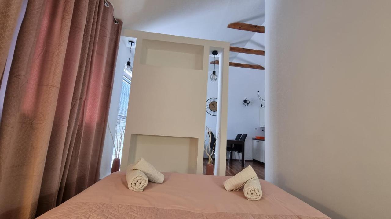 Holiday Home Gabi โรกอซนิซา ภายนอก รูปภาพ