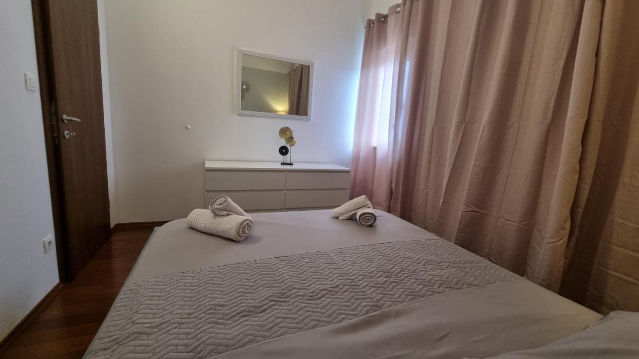 Holiday Home Gabi โรกอซนิซา ภายนอก รูปภาพ