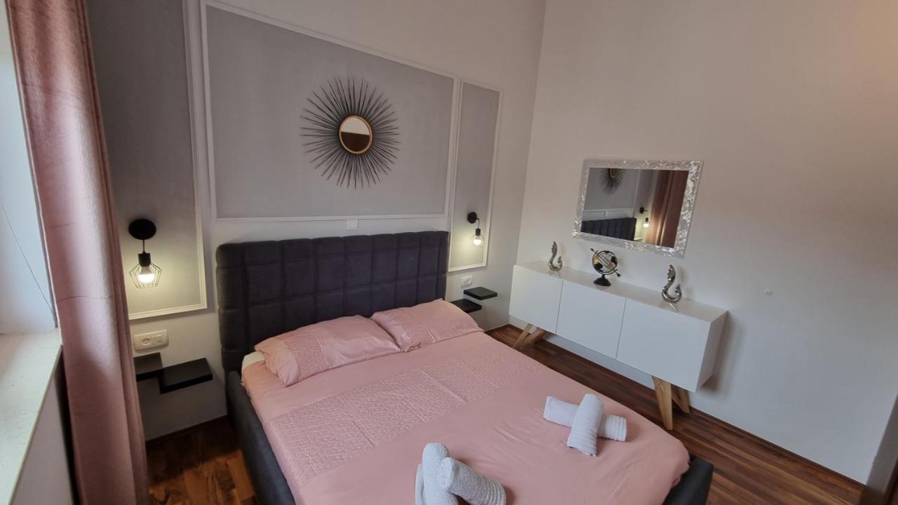 Holiday Home Gabi โรกอซนิซา ภายนอก รูปภาพ