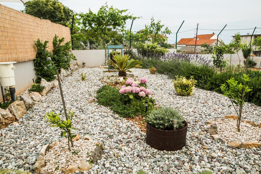 Holiday Home Gabi โรกอซนิซา ภายนอก รูปภาพ