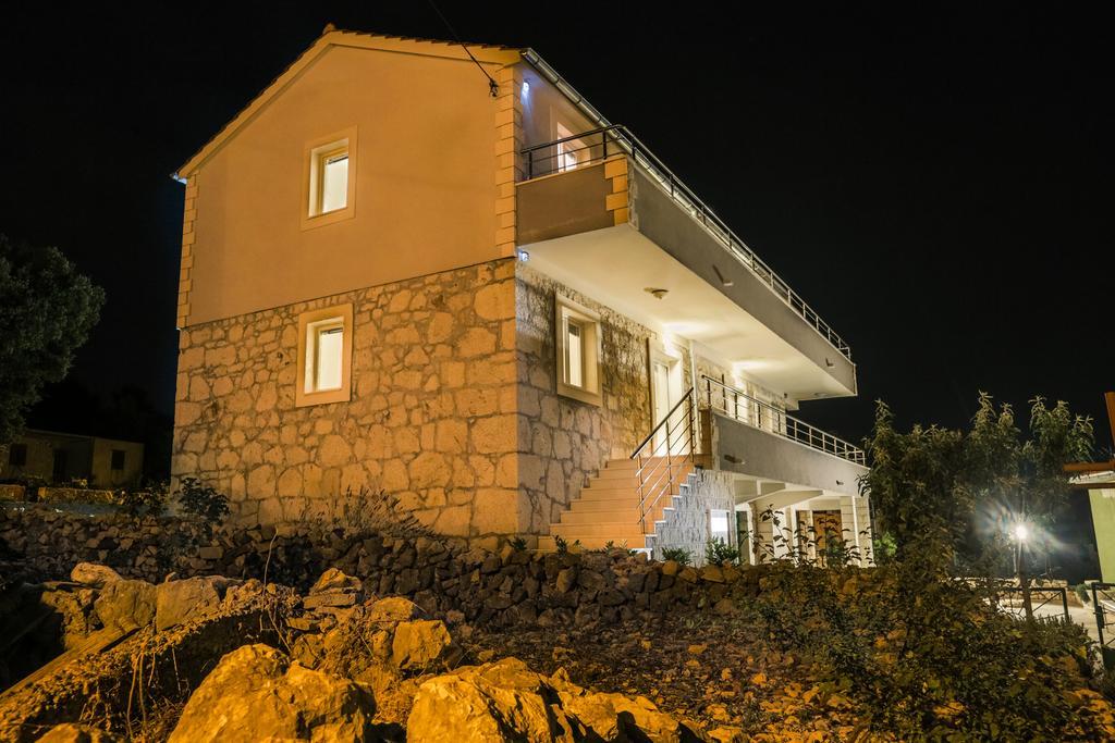 Holiday Home Gabi โรกอซนิซา ภายนอก รูปภาพ